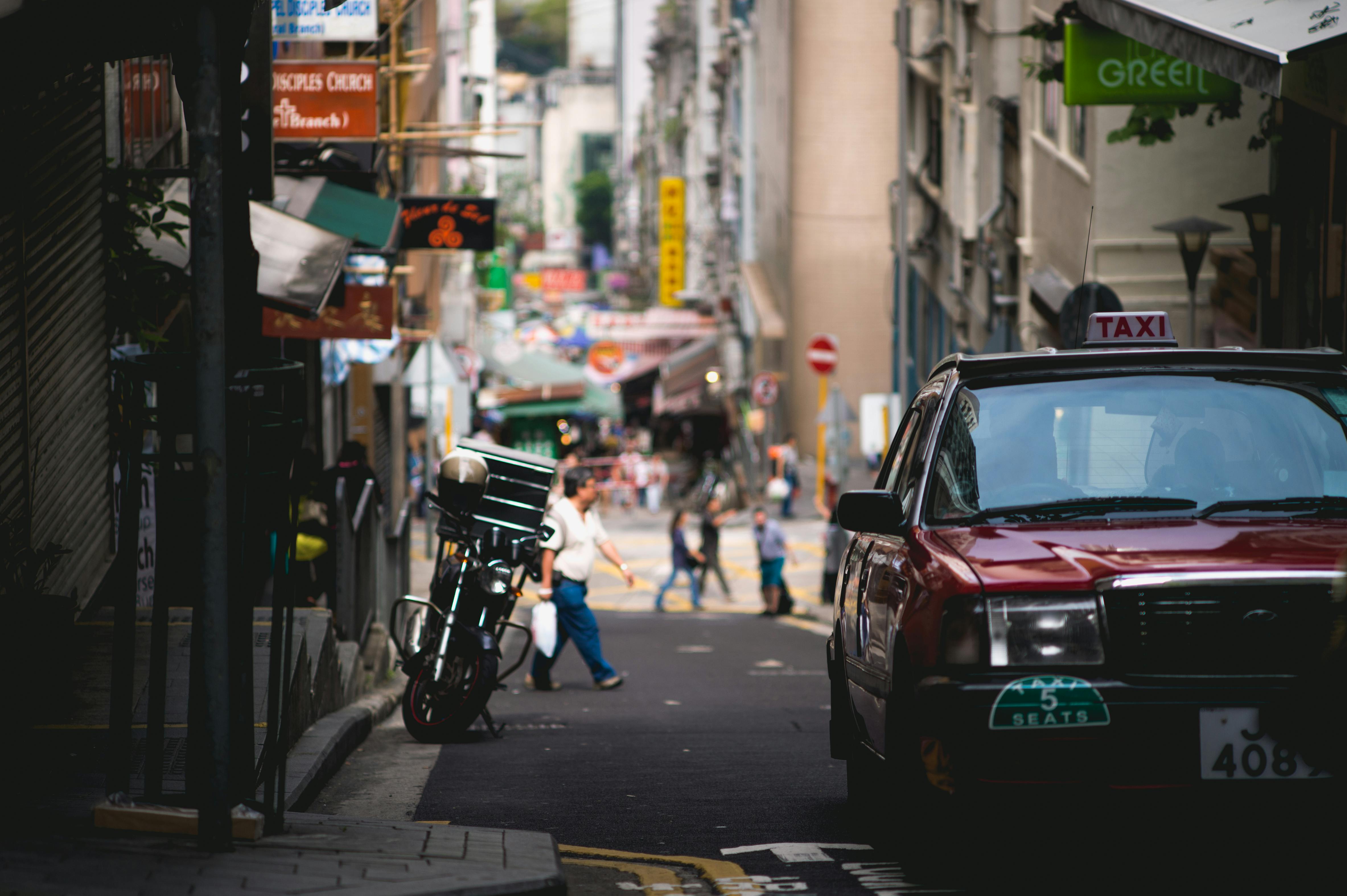 30万搞定香港身份续签？一次性算明白续签的账！